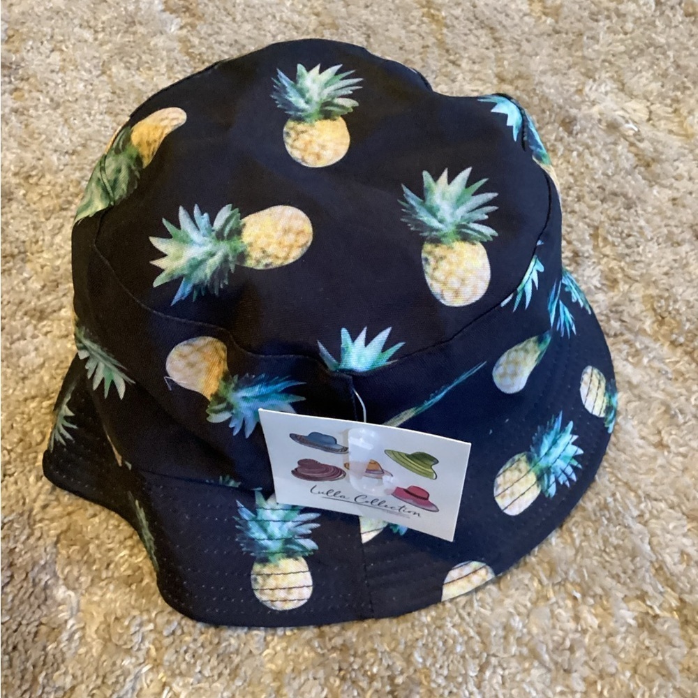 NWT-UNI SEX PINEAPPLE BUCKET HAT-O/S